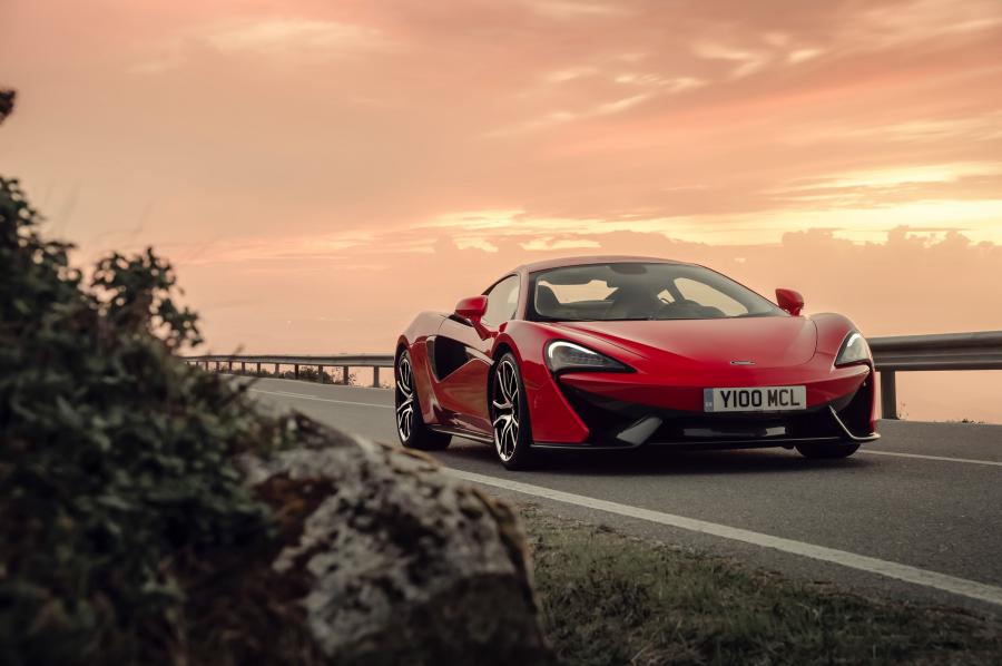  McLaren 570S Coupe 2015 года  (US) (фото 17 из 26)